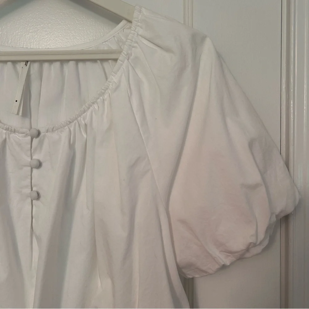 NWOT Anthropologie Puff Sleeve Cropped Blouse S-M